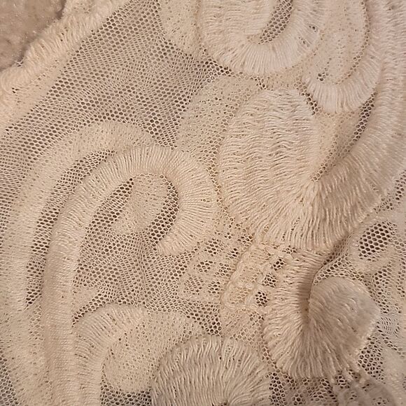 Express ivory lace tank top med - Picture 11 of 11